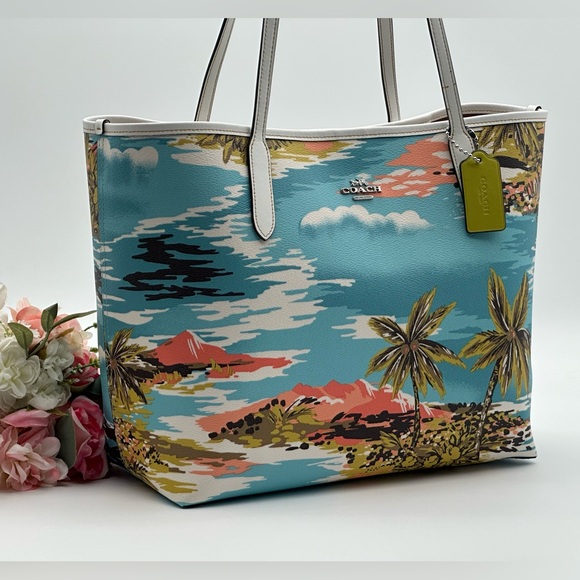 Coach Tote Bag With Hawaiian Print - Picture 4 of 15